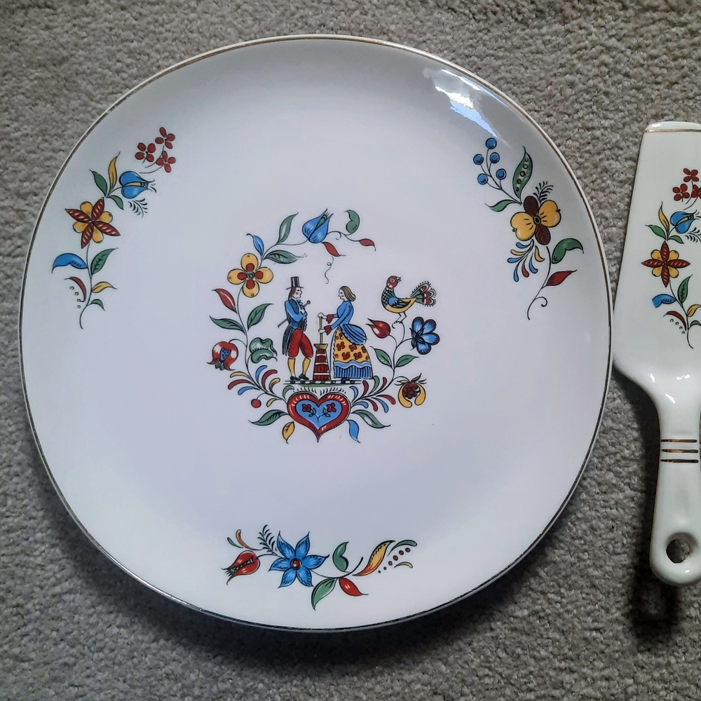 Crooksville USA Plate & Server Set
